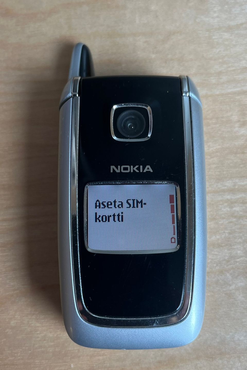 Nokia 6101 simpukkapuhelin