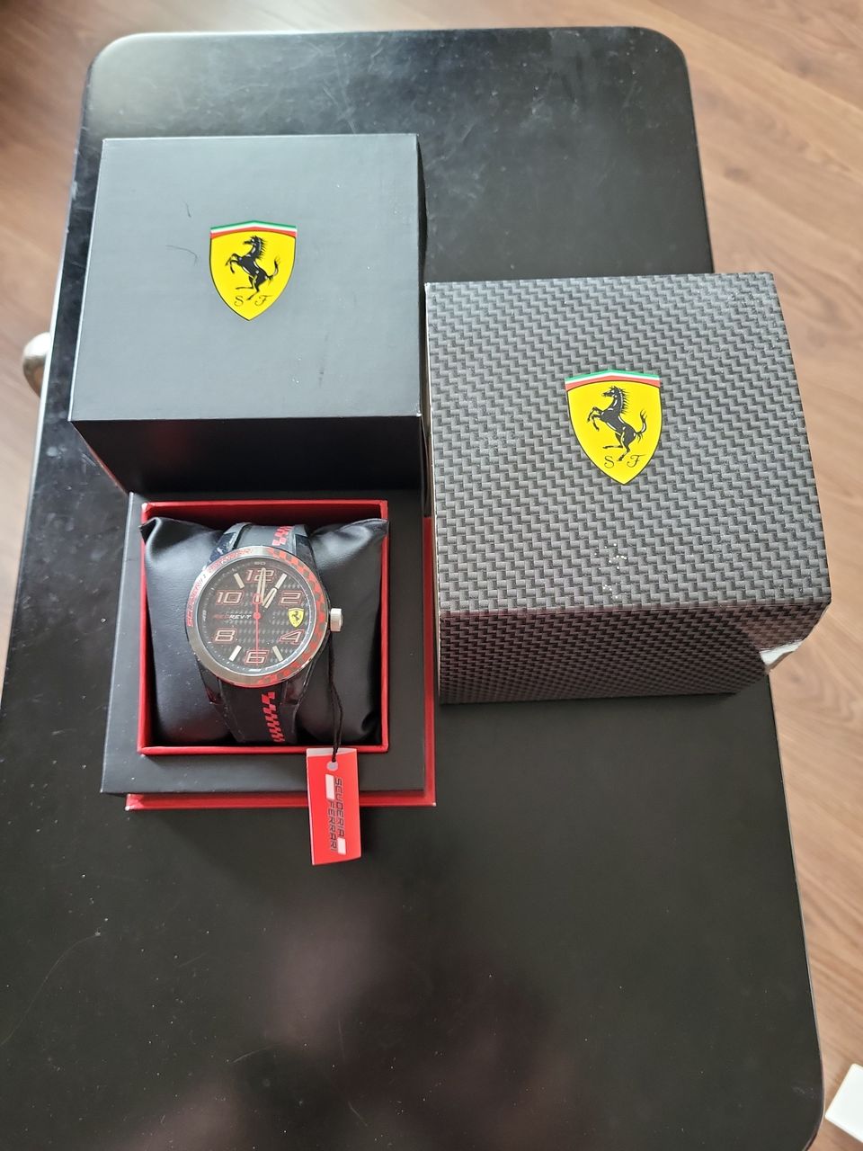 Ferrari kello