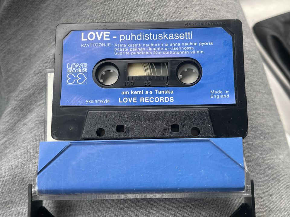 Käyttämätön Love Records äänipäiden puhdistuskasetti