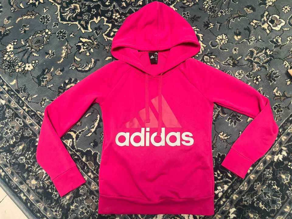 Adidas huppari