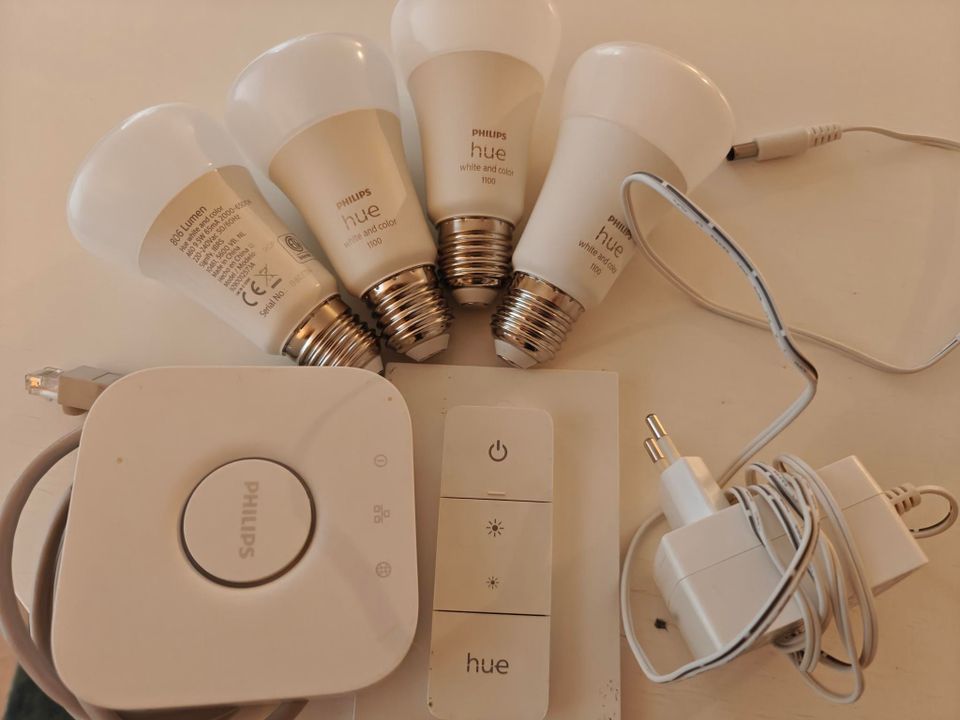 Philips Hue packages