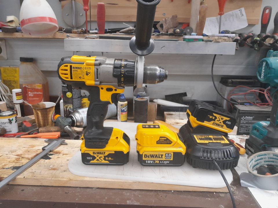 Dewalt akkuporakone DCD985. Jääkaira. Kaira.