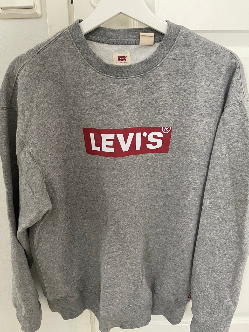 Levi’s collegepaita