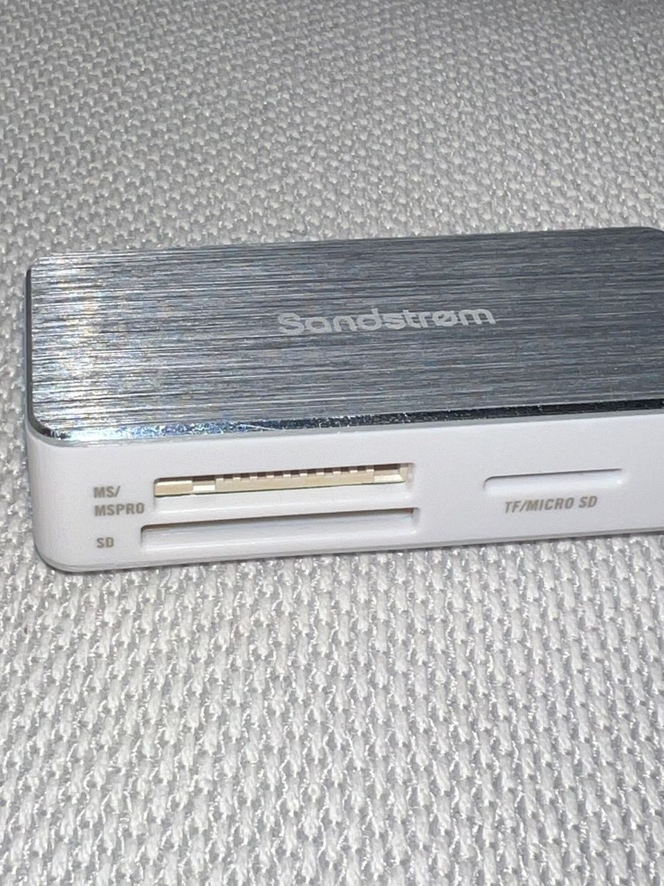 Sandstrøm USB 3.0 muistikortinlukija