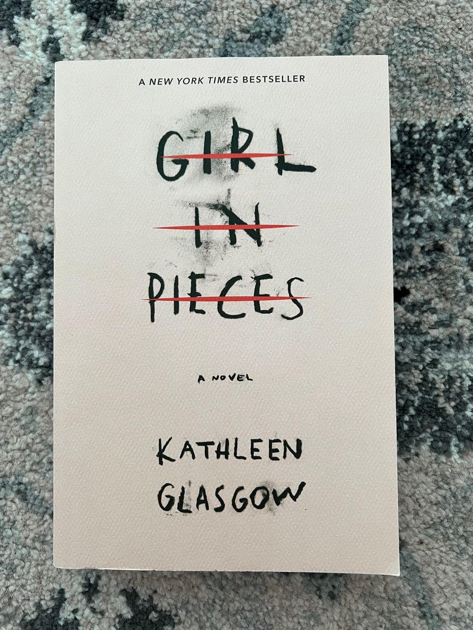 Girl in Pieces Kathleen Glasgow YA kirja