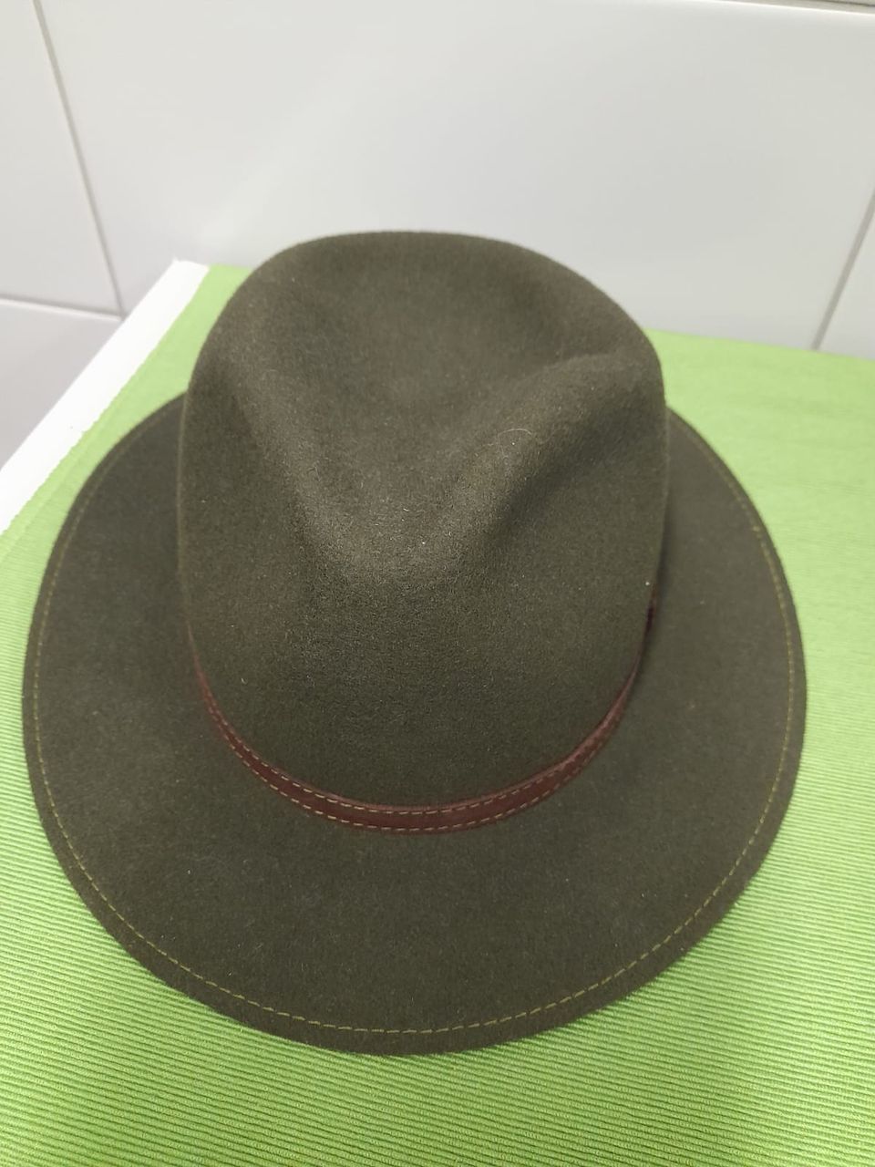 Uusi hattu, koko 57