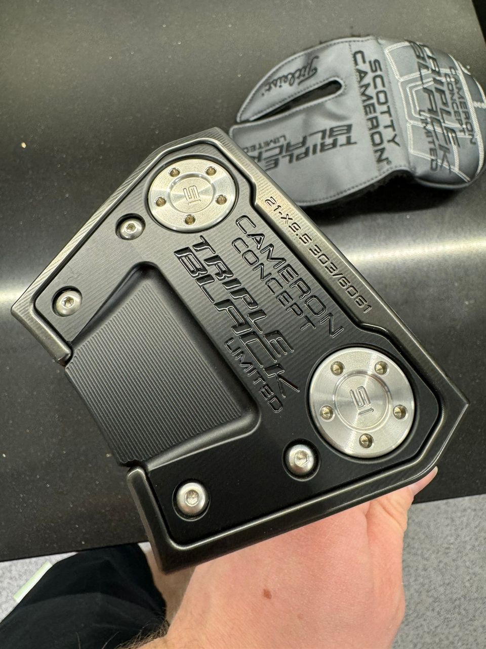 Scotty Cameron Triple Black Limited putteri