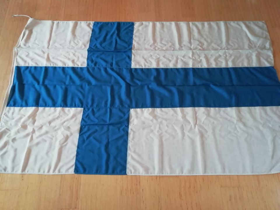 Suomen lippu (iso)
