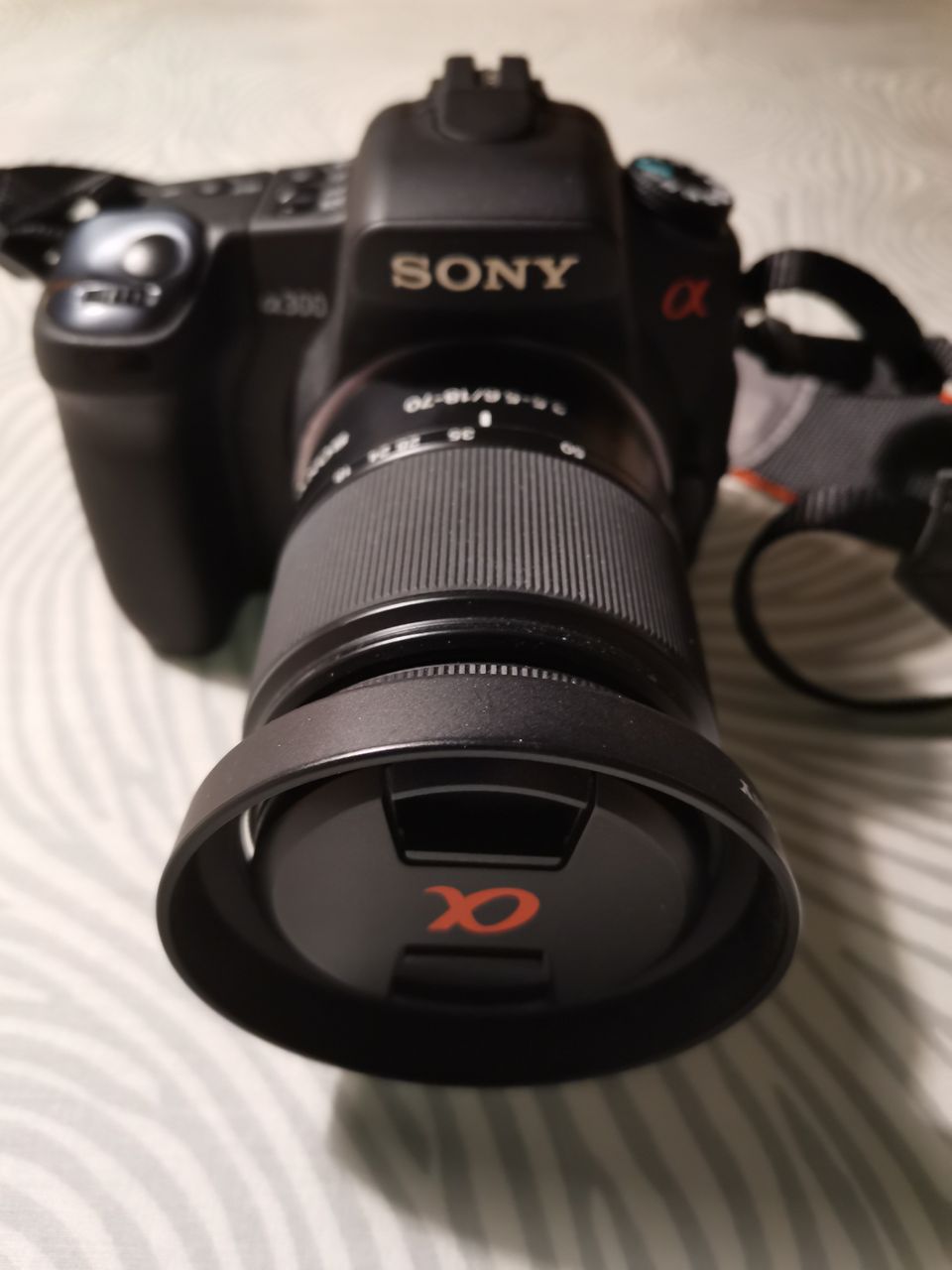 Sony A 300 -järjestelmäkamera
