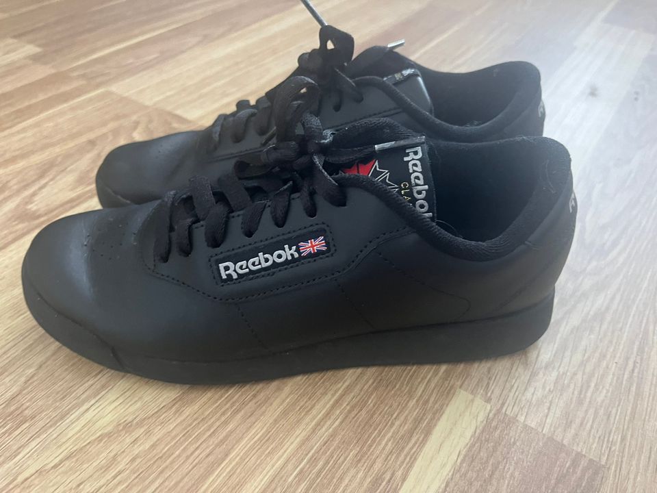 Reebok tennarit