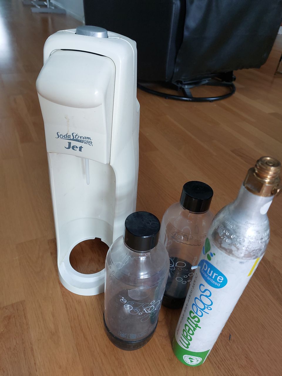 Sodastream laite ja pullot