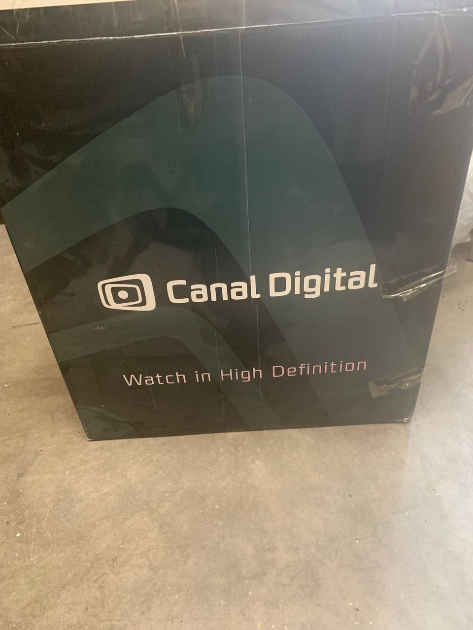 CANAL DIGITAL lautasantenni + Digiboxi ( käyttämätön)