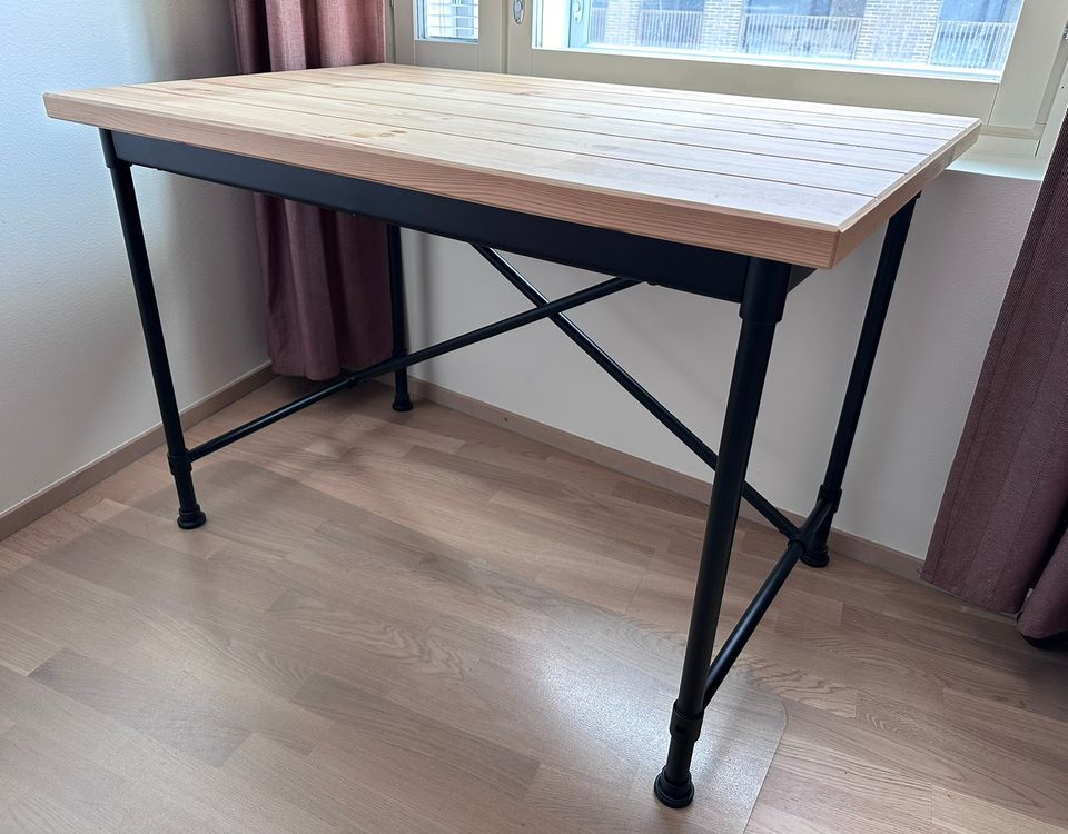 Ikea Kullaberg-työpöytä