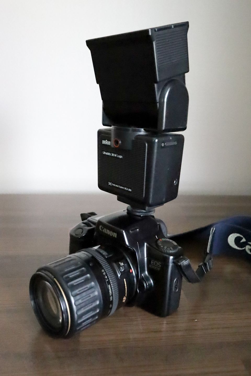 Canon 1000f ja varusteet