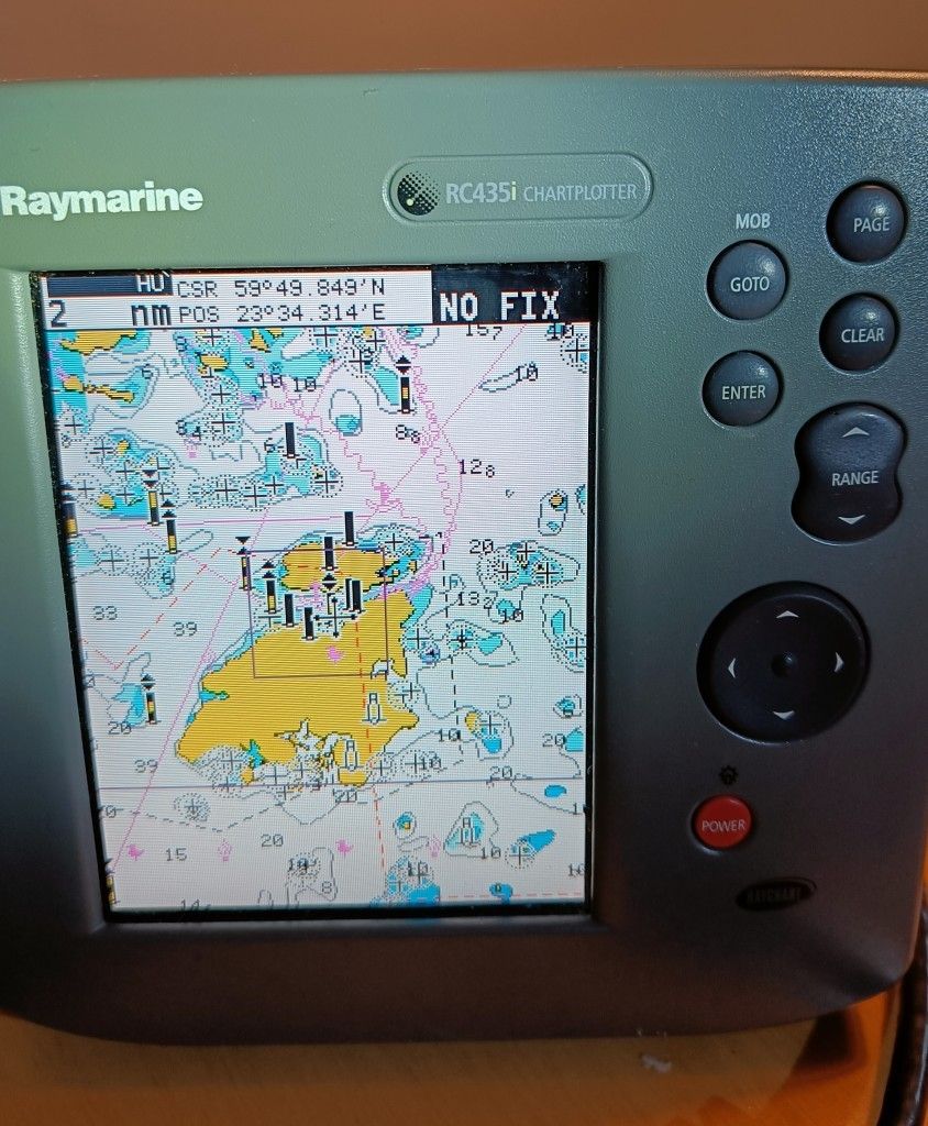 Raymarine RC435i chartplotter + SW Finland map