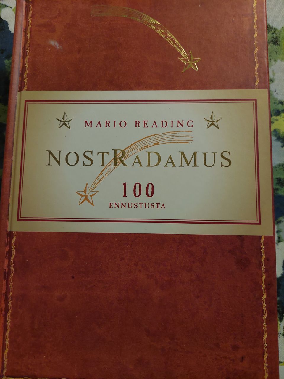 Nostradamus 100 ennustusta