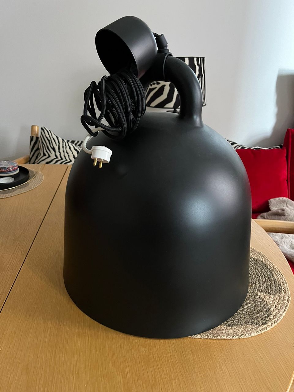 Normann Copenhagen BELL-valaisin musta