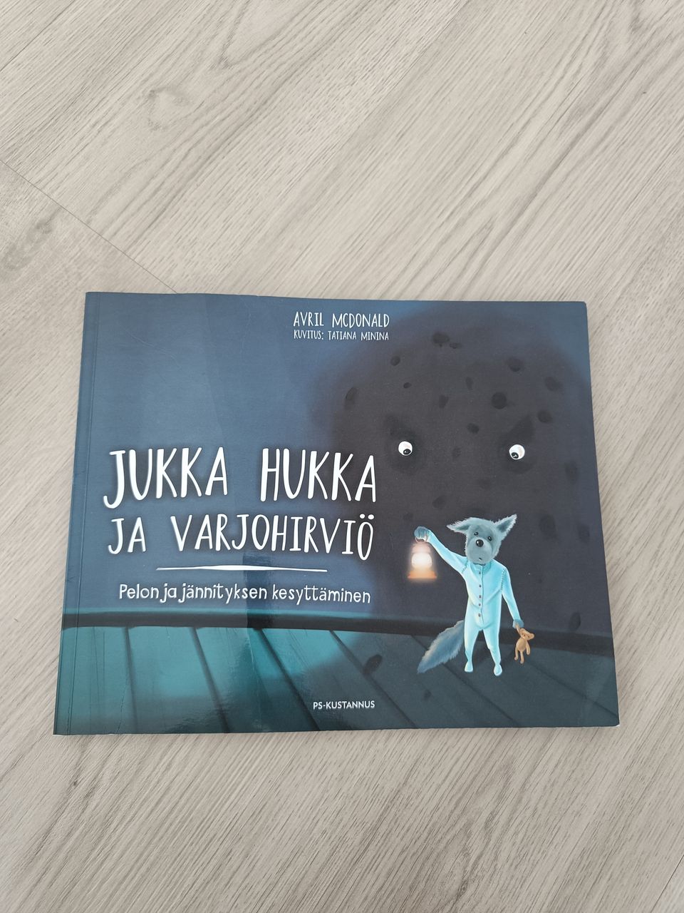 Jukka Hukka ja varjohirviö kirja