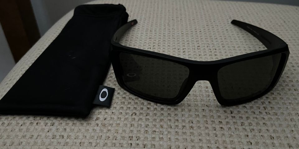 Oakley Heliostat aurinkolasit