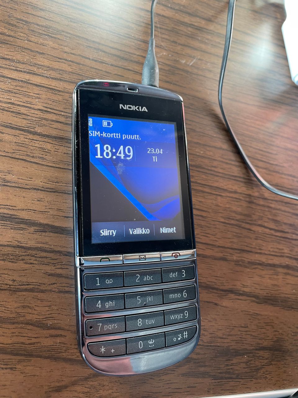 Nokia 300 puhelin