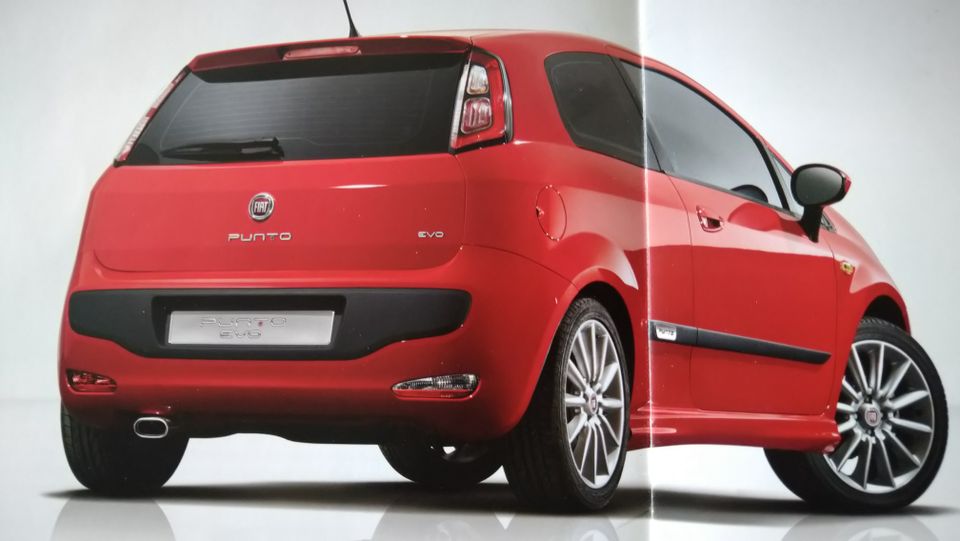 Fiat Punto Evo erikoisväri 176 Exotica punainen korjausmaali