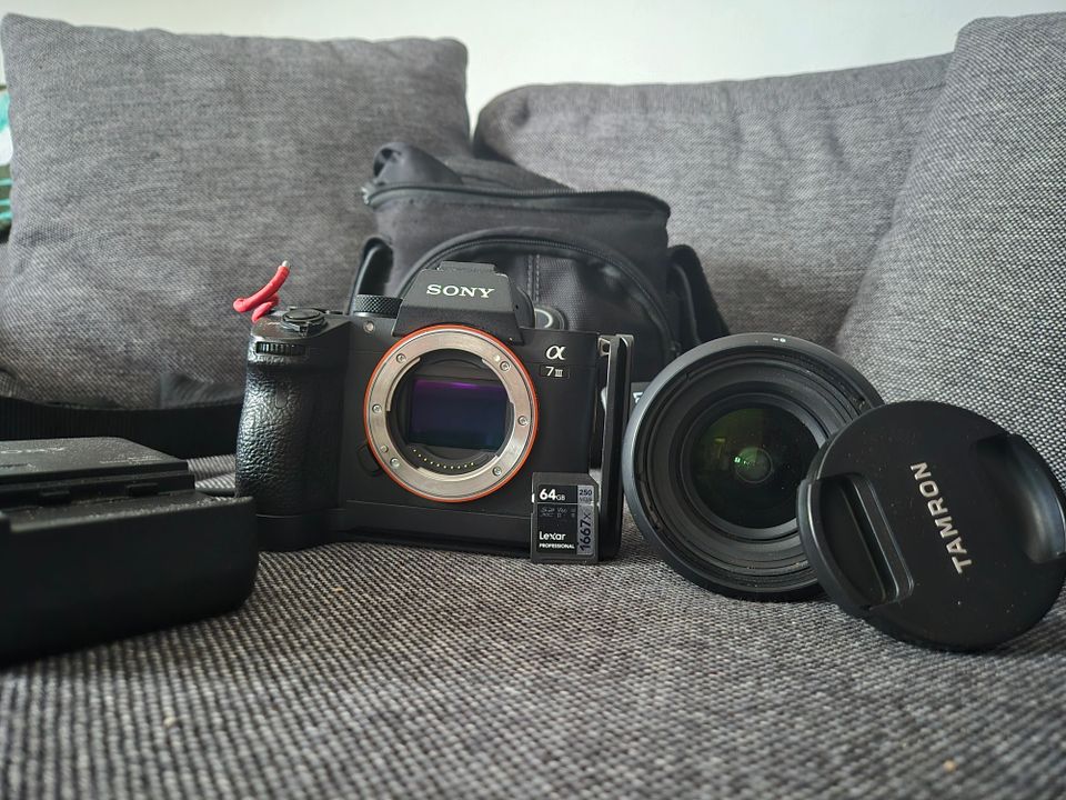 Sony a7iii + Tamron 17-28mm f/2.8 Di III RXD + kameralaukku + gimbal