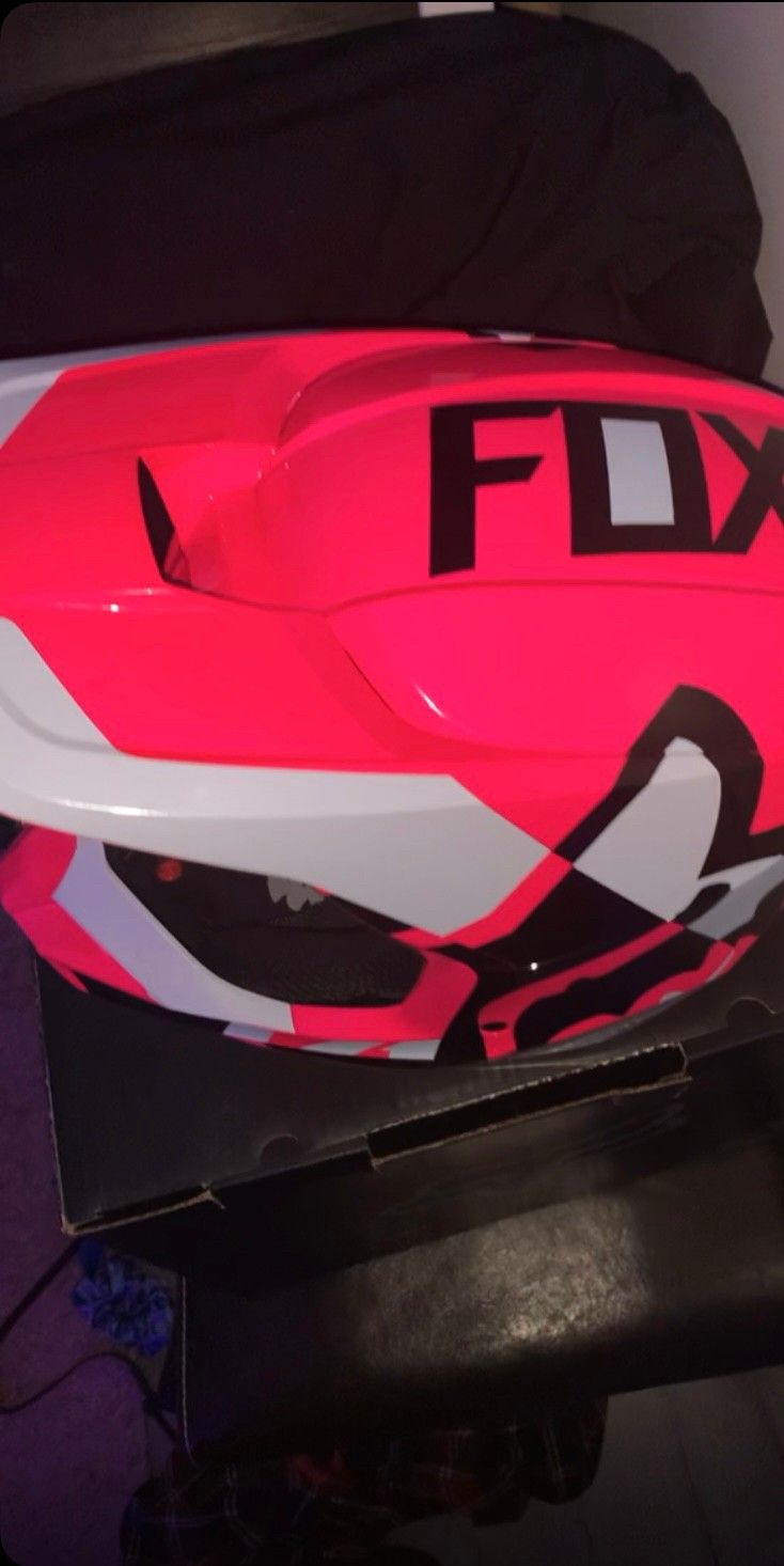 Fox V1 Lux kypärä