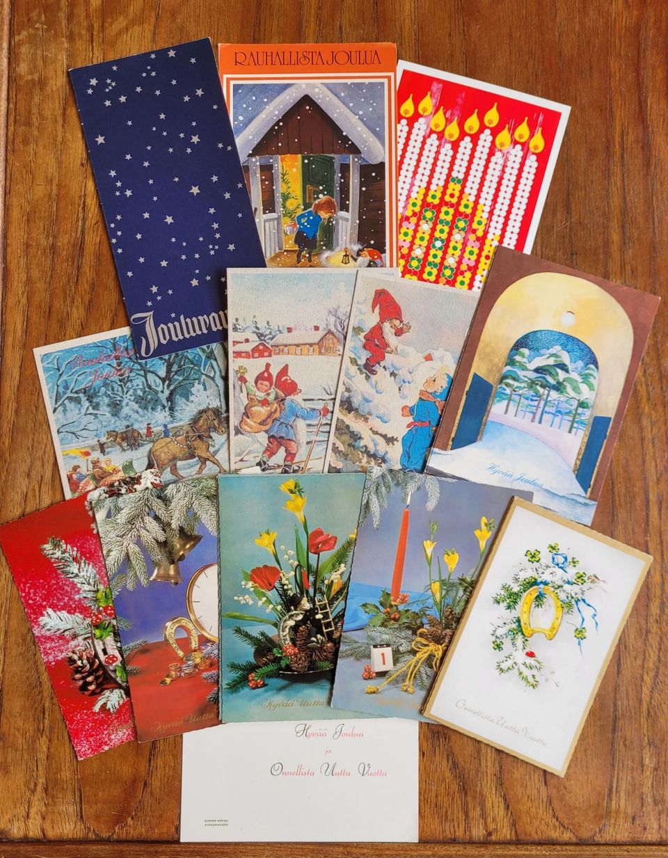 Käyttämättömiä vintage joulu- ja uuden vuoden kortteja