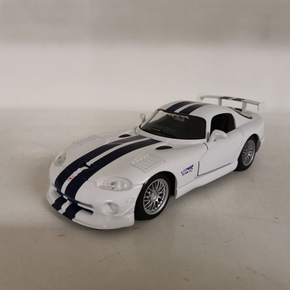 1:24 Maisto Dodge Viper GTS-R GT2