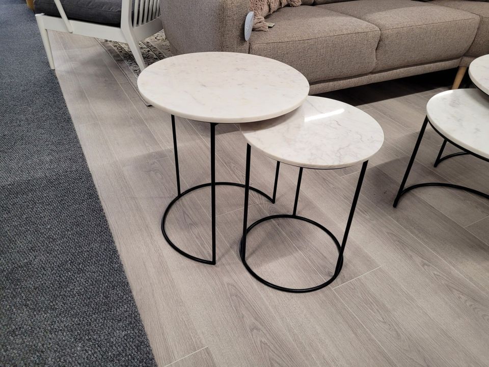 Pöytä - sarjapöytä (marmori/musta)