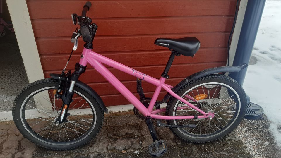 Pinkki polkupyörä 20 tuumaa