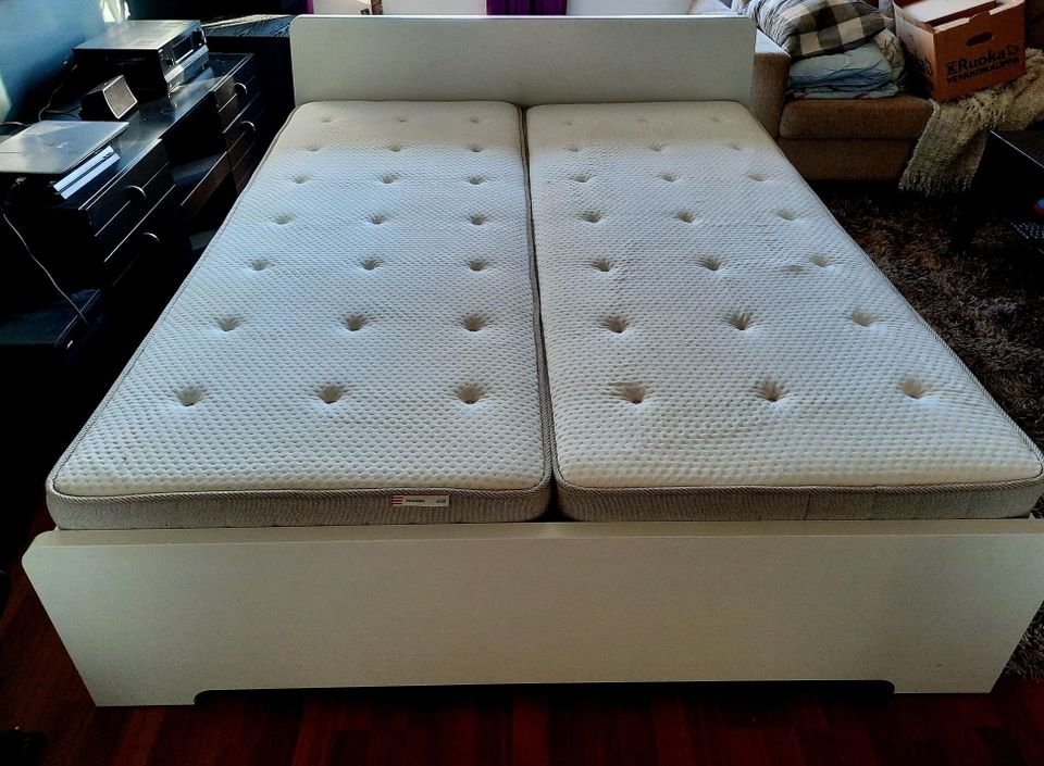 Ikea Askvoll 160×200 sänky ja patjat