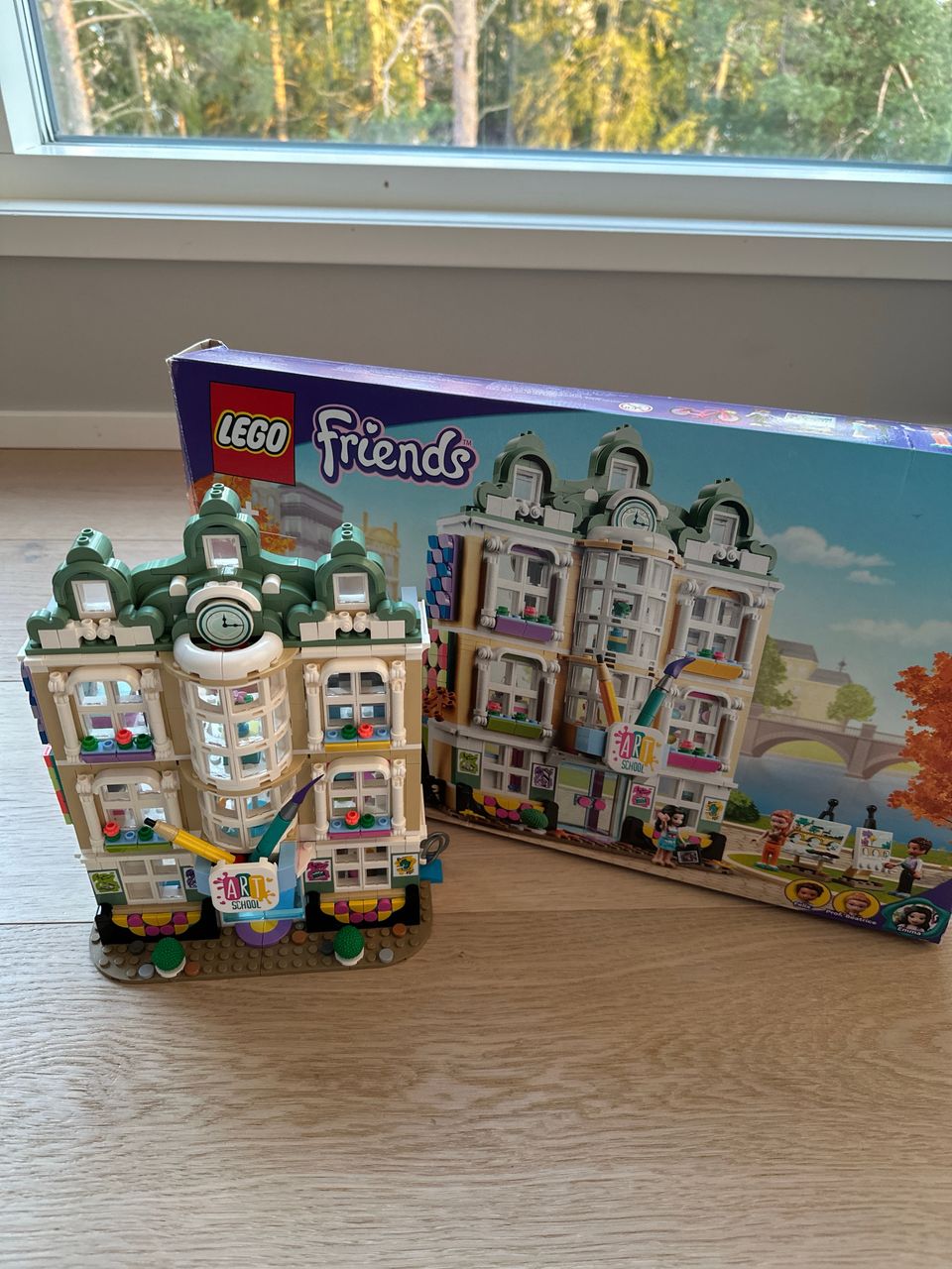 Lego Friends taidekoulu