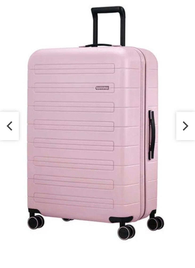 O: Iso matkalaukku