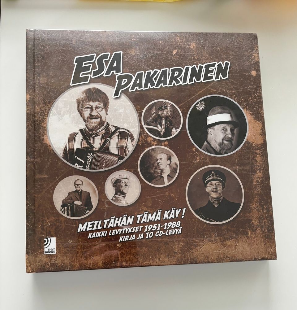 Esa Pakarinen; Kirja ja 10 CD levyä