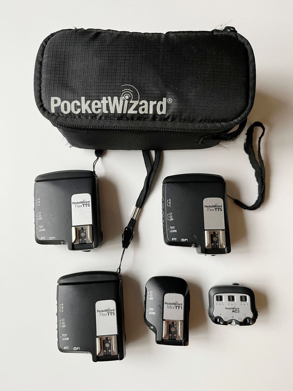 Pocket Wizard Flex TT5 Nikon (3 kpl) + Mini TT1 Nikon + AC3 Nikon + laukku