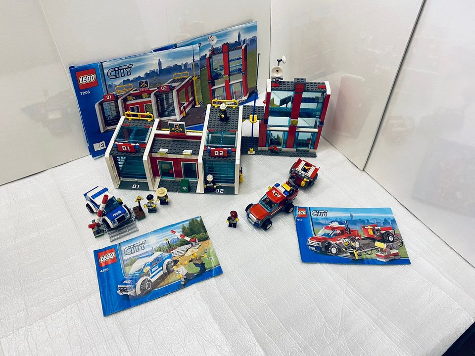 Lego City Paloasema & Autot