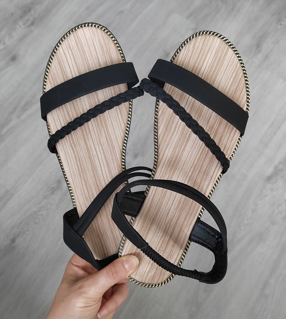 Uudet sandaalit, p. mitta 25cm
