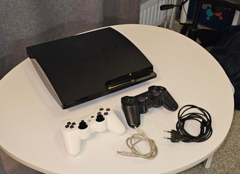 Playstation3 Slim Ja pelejä