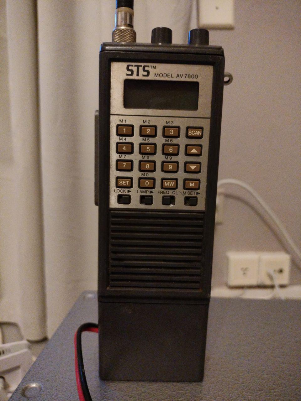 STS AV 7600 ilmailuradio