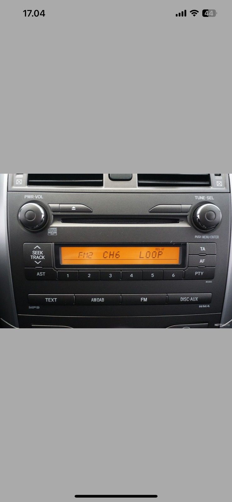 Myydään Toyota Corolla alkuperäinen MP3 soitin. 2009-2013