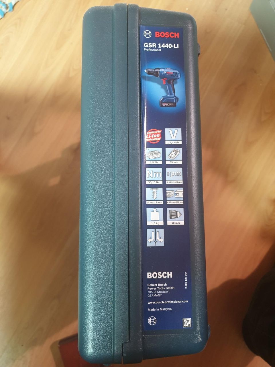 Bosch GSR 1440-LI akkuporakone tarvikkeineen
