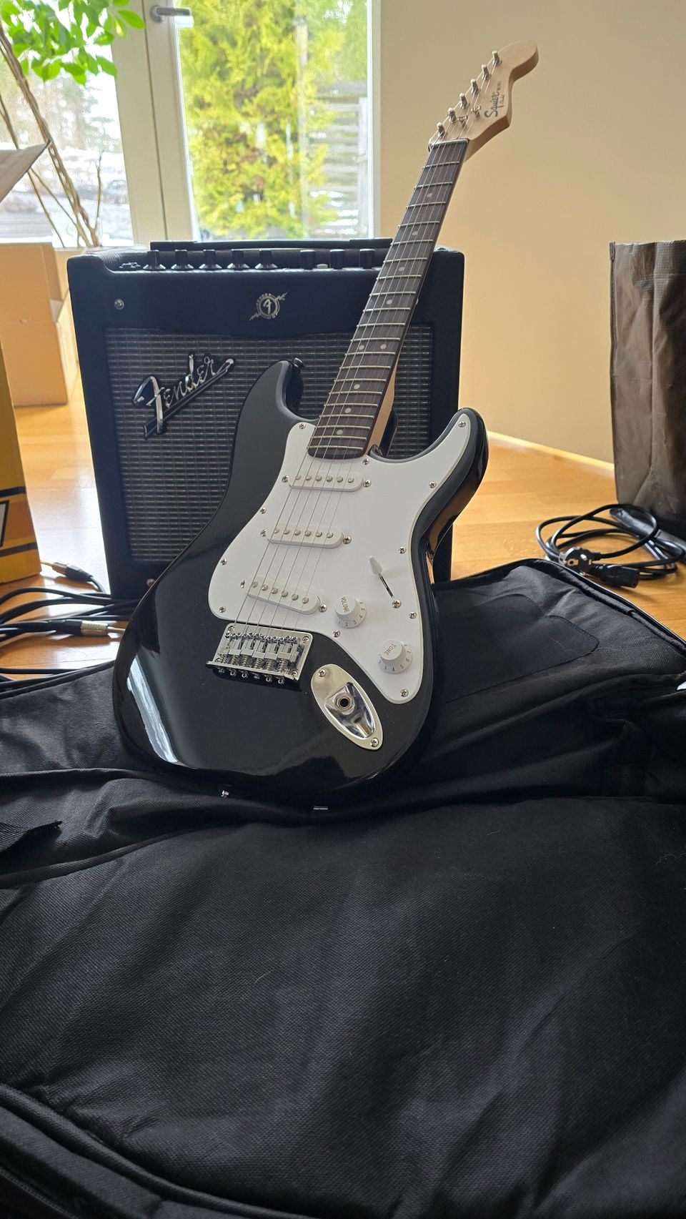 Fender Squier Mini Stratocaster sähkökitara