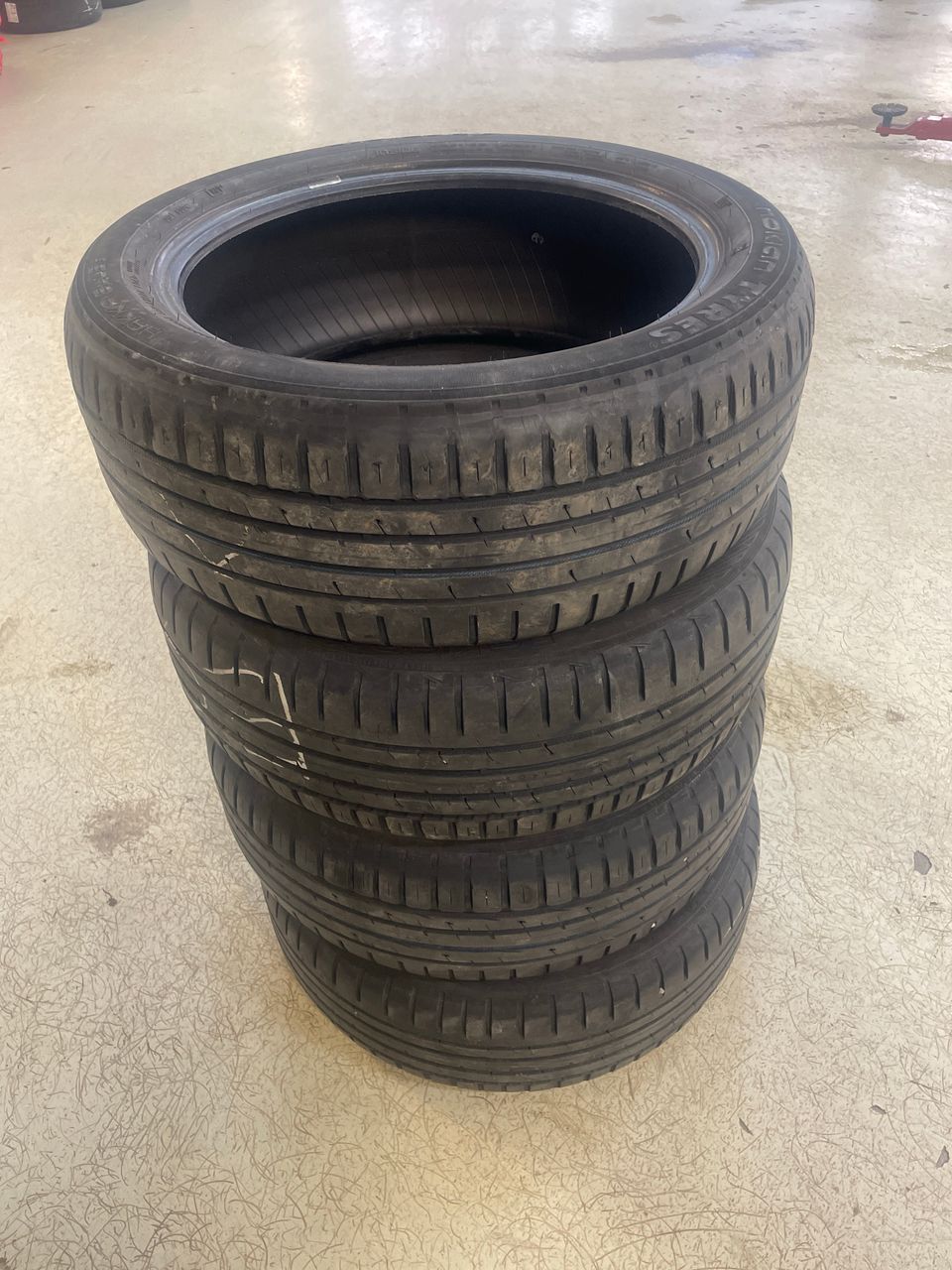 Nokian HakkaBlue2 205/50R17 kesärenkaat