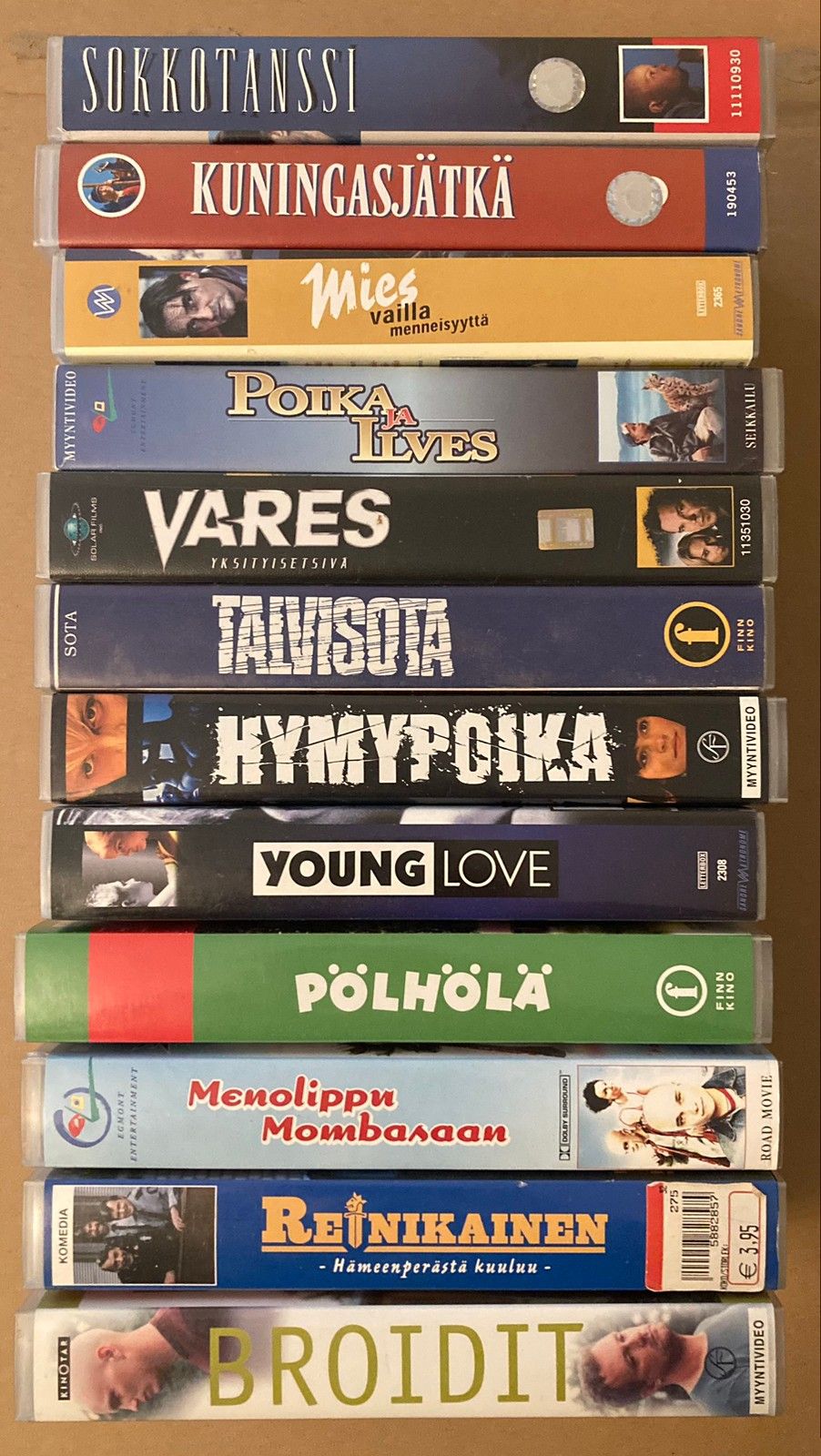 12kpl Suomalaisia VHS elokuvia