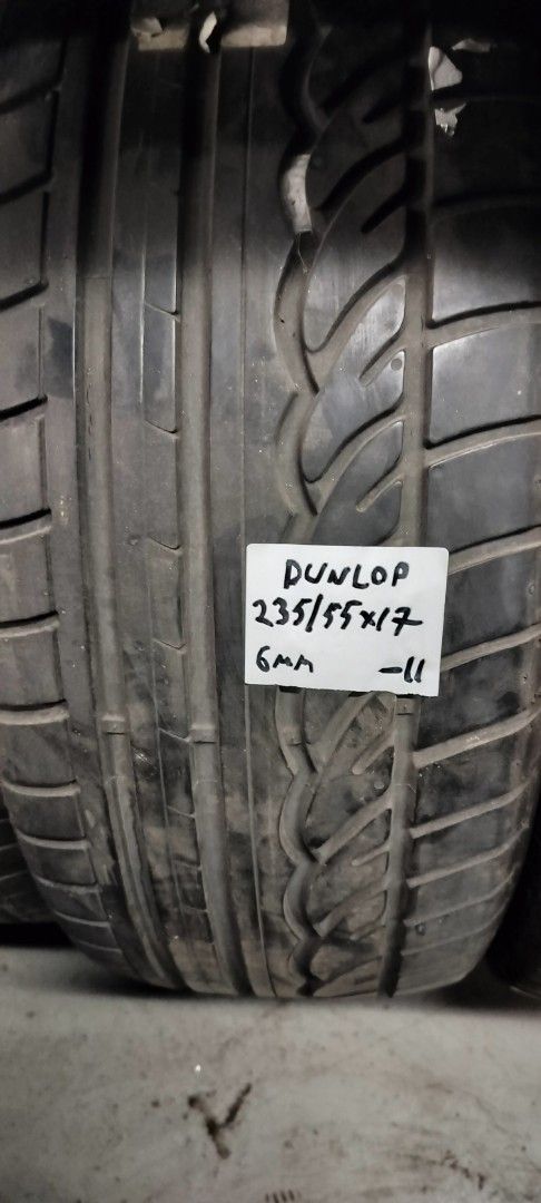 1kpl 235/55R17 Dunlop kesärengas