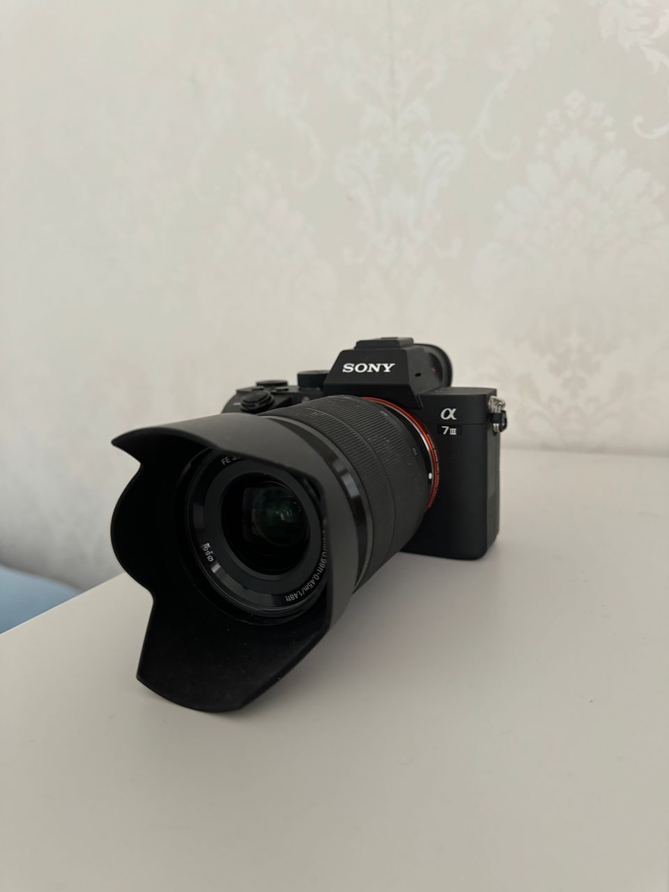Sony A7 III -järjestelmäkamera + 28 - 70 mm OSS