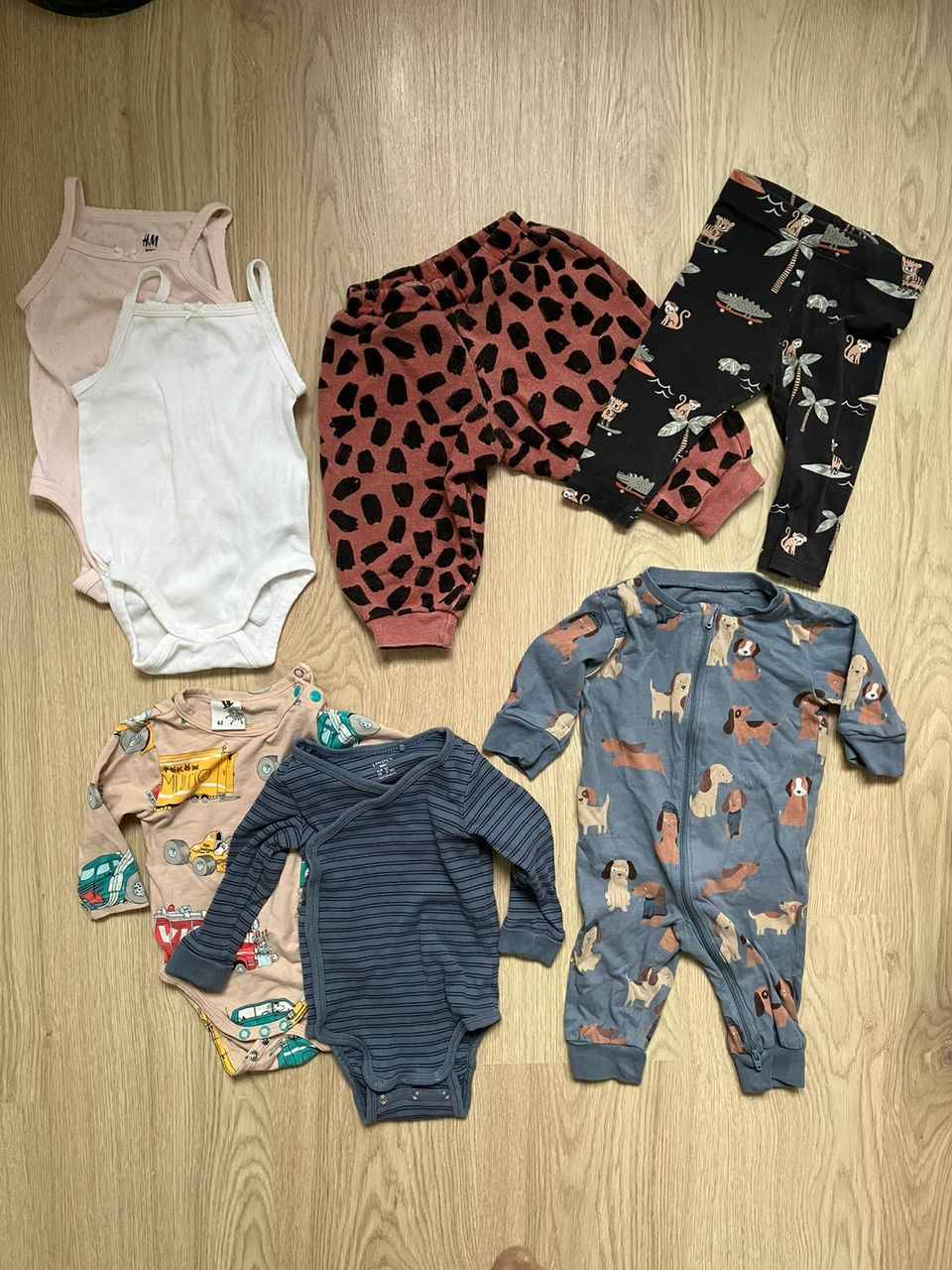 Vauvan vaatteita koko 62