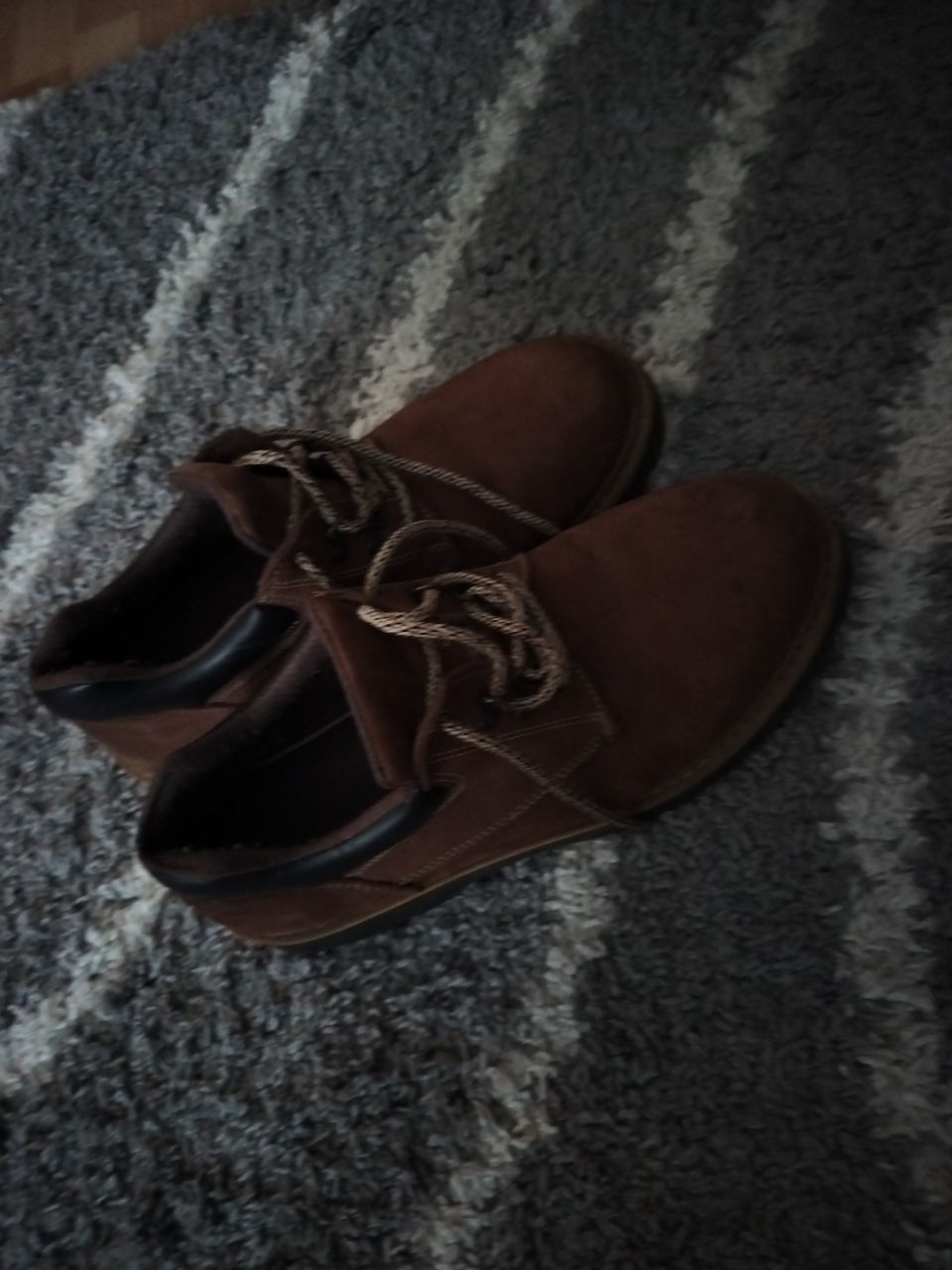 Ruskeat kengät