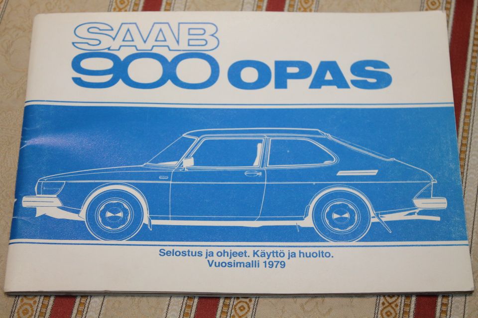Vintage 1979 Saab 900 opas Suomi auto käyttöohjeet ohjekirja hyväkuntoinen kirja